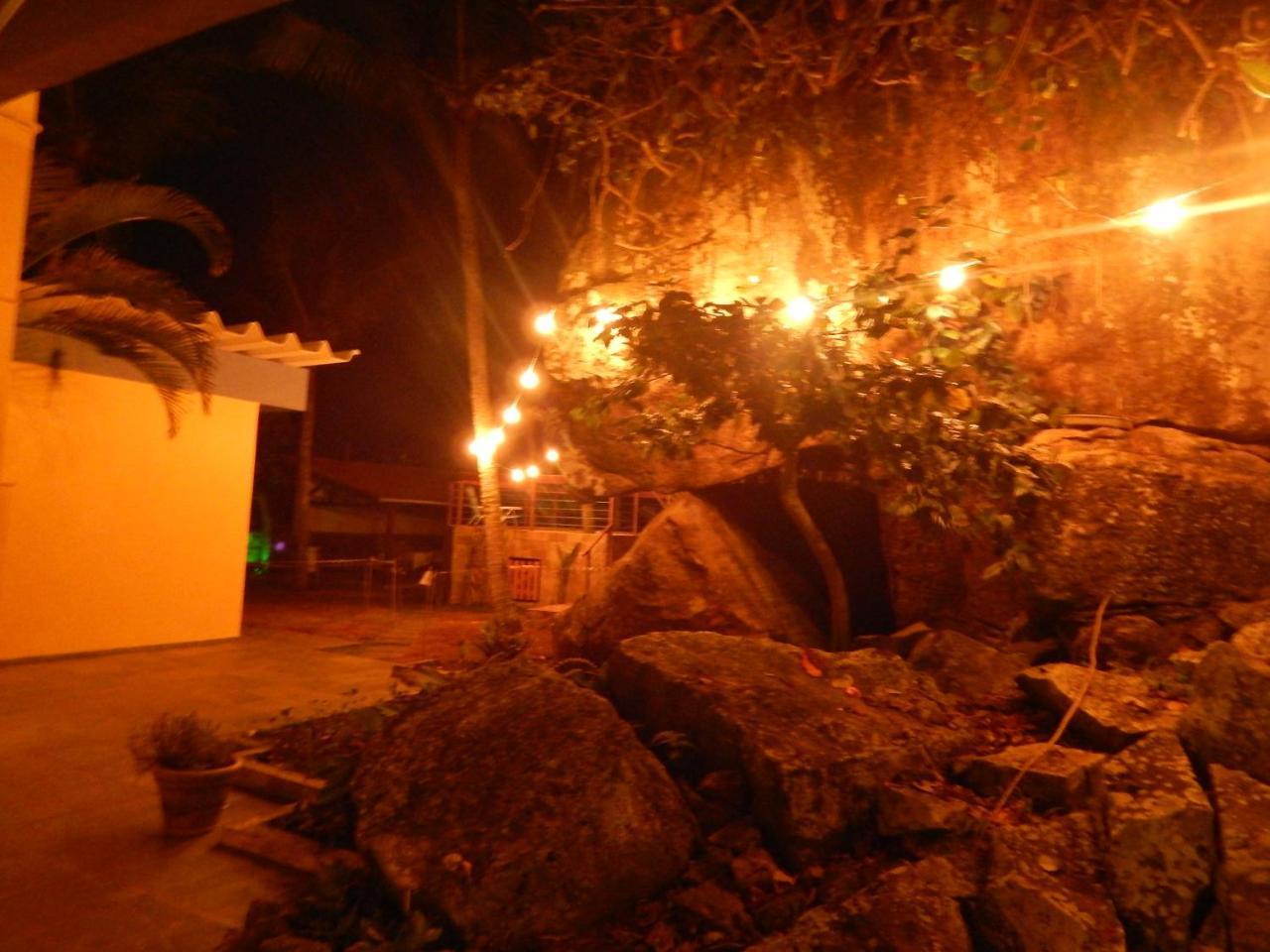 Pousada Sobre As Pedras Itanhaem Exterior photo